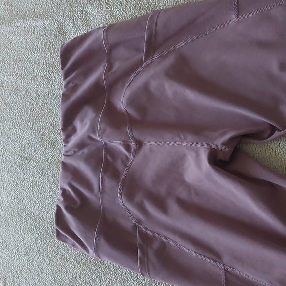 Along Fit Leggings - Picture 10 of 12